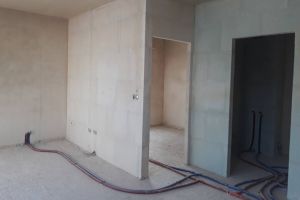 Trwają ostatnie prace murarskie