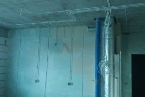 Kończą się prace murarskie na budynku AnP