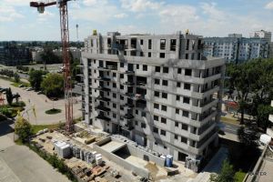 Zakończono konstrukcję nośną budynku oraz murowanie ścian osłonowych
