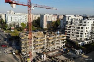 Zakończono strop żelbetowy nad kondygnacją +4