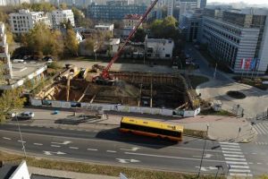 Na budowie rozpoczęły się roboty żelbetowe