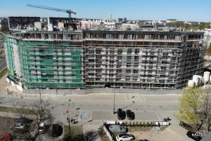 Trwają mocno zaawansowane prace związane z wykonywaniem robót elewacyjnych