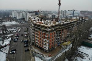 Zakończono prace żelbetowe stropodachu na kondygnacji +8