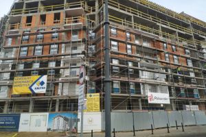 Zakończono prace żelbetowe stropodachu na kondygnacji +8