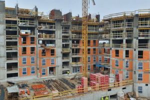 W listopadzie zakończono piony kondygnacji +7