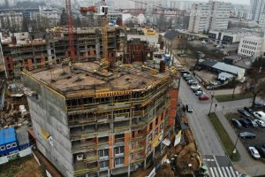 W listopadzie zakończono piony kondygnacji +7