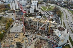 Kontynuujemy prace związane z wznoszeniem konstrukcji żelbetowej budynku