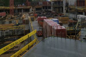 W sierpniu zakończono wykonywanie stropów kondygnacji 2 (piętro 1)