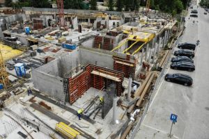 Zakończono wykonanie ścian fundamentowych po obrysie budynku