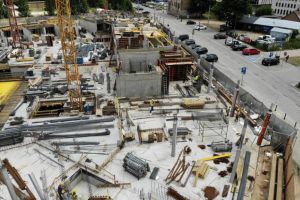 Zakończono wykonanie ścian fundamentowych po obrysie budynku