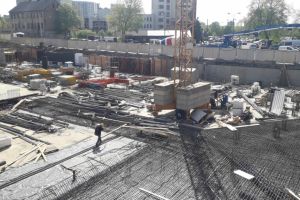 W miesiącu kwietniu wykonano około 80% płyty fundamentowej