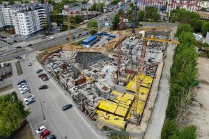 W miesiącu kwietniu wykonano około 80% płyty fundamentowej